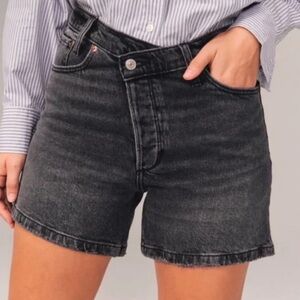 Abercrombie & Fitch high rise the dad short curve love